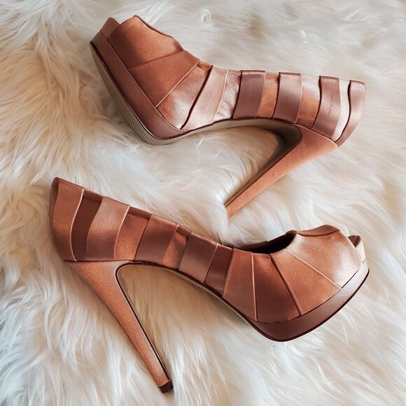 BCBGMAXAZRIA Pink Satin Peep Toe Pumps SZ 8.5 - Picture 1 of 14